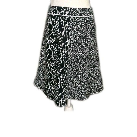 Lane Bryant Plus Skater Skirt Size 18/20 Stretch A-Line Black White Knit Pull-On - Picture 1 of 7